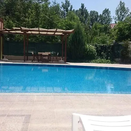 Family In Solmarin Apartament