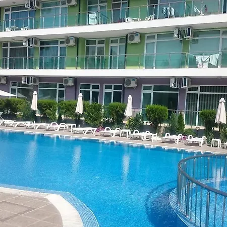 Апартамент Family In Solmarin *