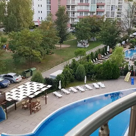 Family In Solmarin Apartament *