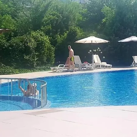 Апартамент Family In Solmarin *