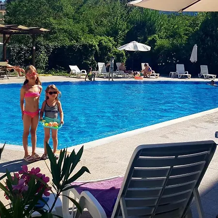 Family In Solmarin Apartament *