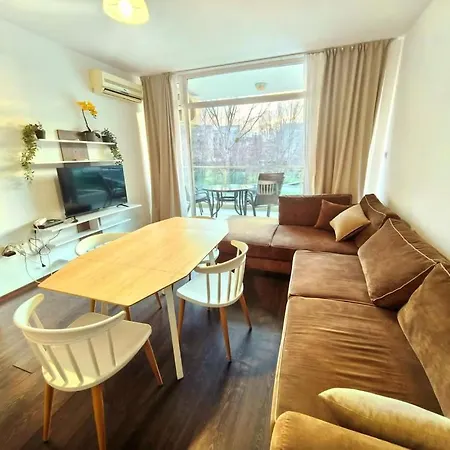 Family In Solmarin Słoneczny Brzeg