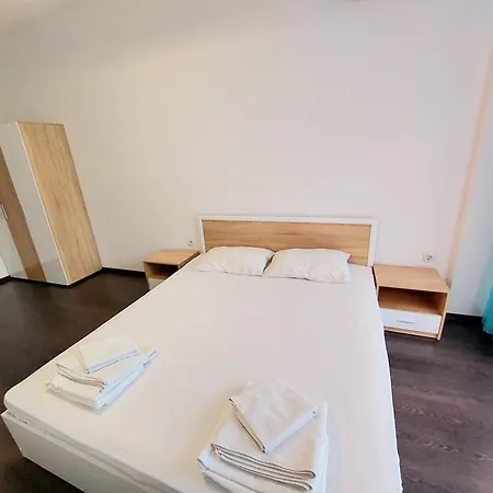 Family In Solmarin Apartament