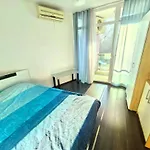 Family In Solmarin Apartment *